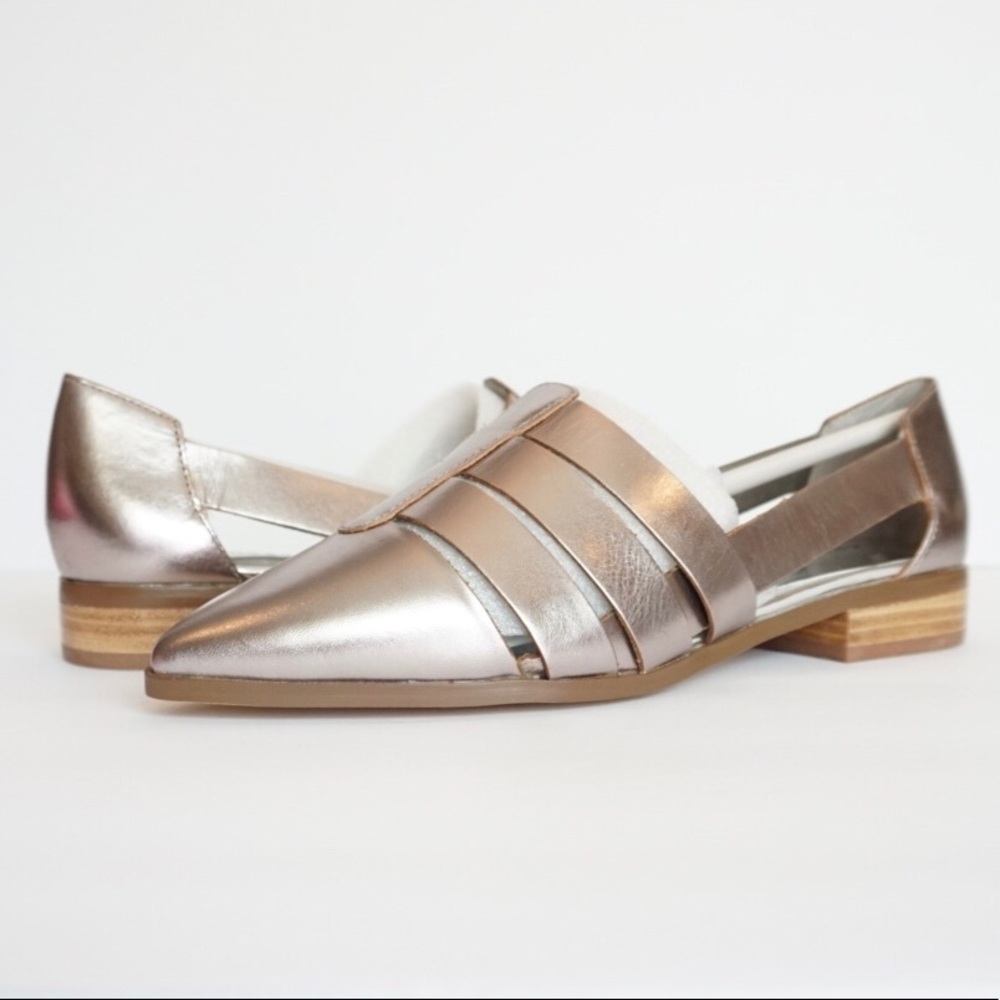 🆕 NEW CHINESE LAUNDRY -Metallic Silver, Size 7